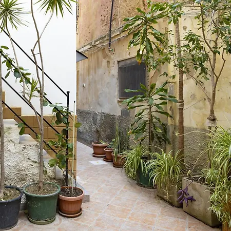 Dimora Del Porto Apartment *